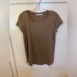 Chris & Carol Everyday Tee Solid Round Neck  in dark Taupe. Size M